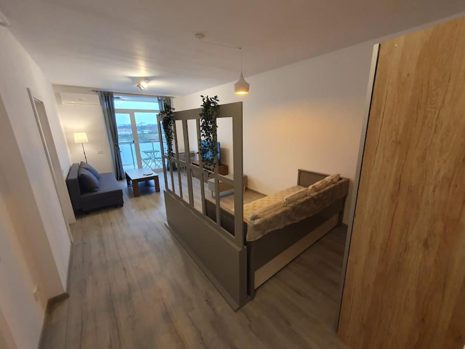 Apartmán New Luxury Flat Near City Center Temešvár Exteriér fotografie